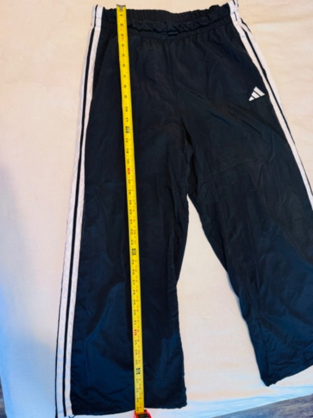 Adidas Women's Three Stripe Parachute Pants. M - Picture 9 of 9